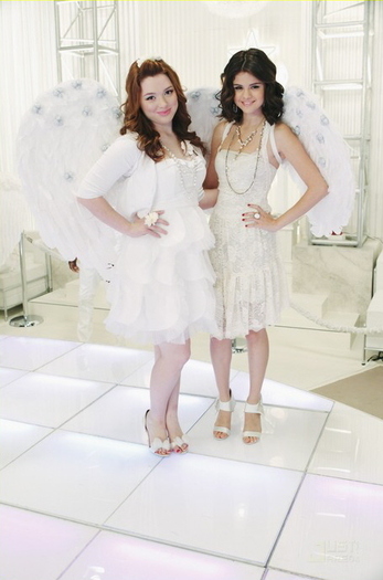 Wizards-Of-Waverly-Place-Season-4-Promotional-Stills-Dancing-With-Angels-selena-gomez-19048673-457-6