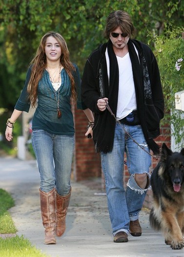 Miley Cyrus Dad Walking Their Dogs 9gunpuyf5V5l - me and friends