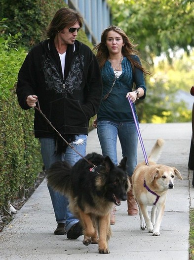 Miley Cyrus Dad Walking Their Dogs ArkD1eRMSPfl - me and friends