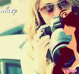 Haha`! Paparazzi =] :X <3 - M I L E Y CoOl PicTurEs