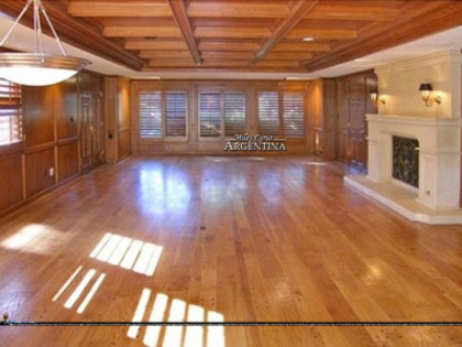 Miley Cyrus - Her new House (9)