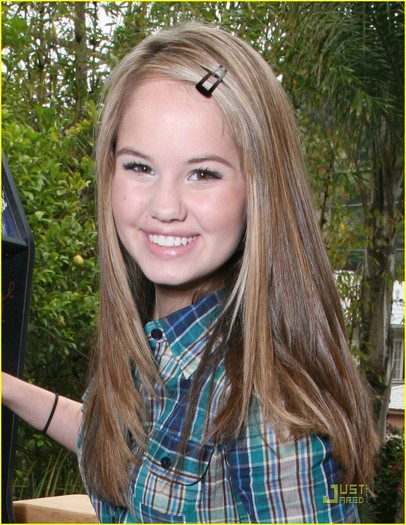 Debby-debby-ryan-6470384-945-1222