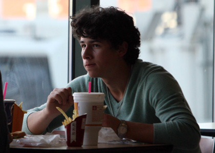 nick-jonas-burger-boy