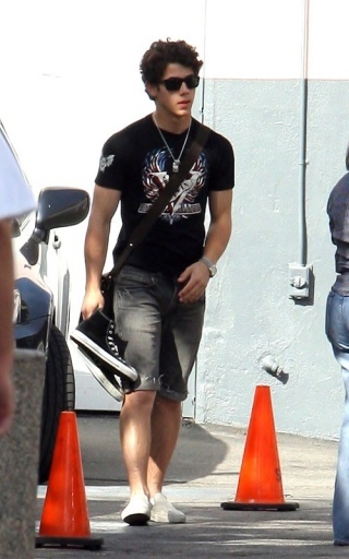 normal_nick-jonas-032010-10 - Nick-Out at a Studio in Los Angeles