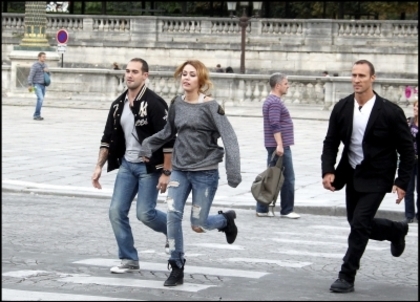 Filming LOL in Paris. xD (180)