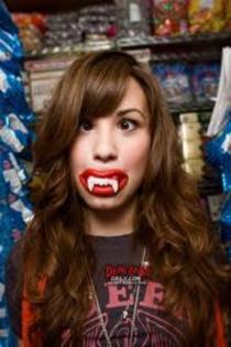 images (42) - Very funny pic with Demi