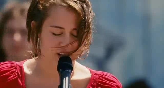 miley ray cyrus (21) - miley cyrus in hannah montana the movie singing the climb