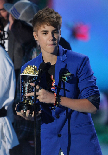 JustinBieber-MTVmovieawards-2011-05 - Justin Bieber MTV Music Awards