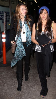normal_58 - Heading to Sushi Dan with Miley- 25th Jan 2009