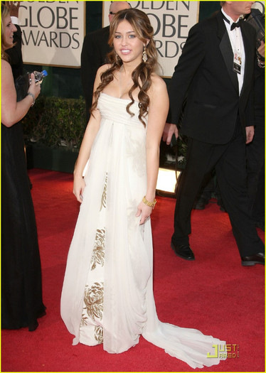 miley-cyrus-golden-globes-2009-07