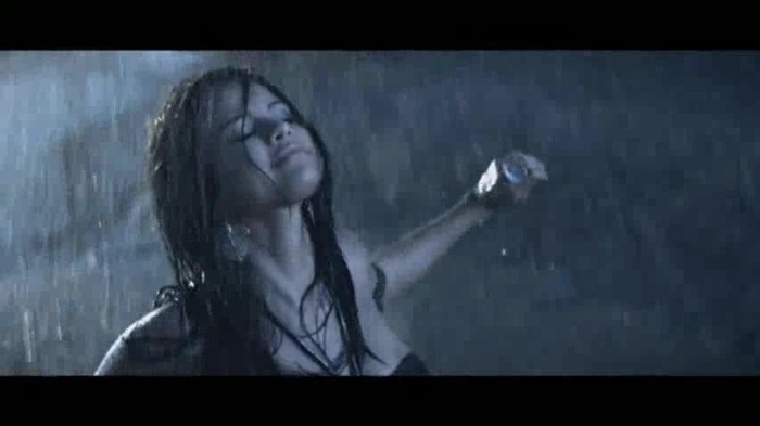 Selena Gomez & The Scene - A Year Without Rain 491