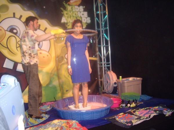 In a bubble - Kids Choice Awards 2009
