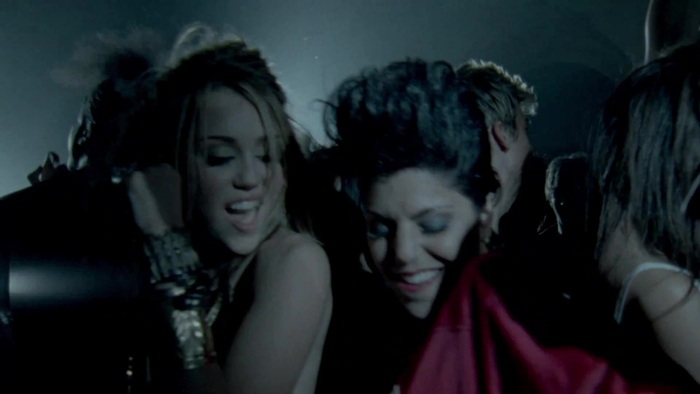 Miley Cyrus - Who Owns My Heart 0873