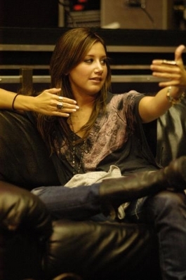 2009 - Pepsi Smash - Another Side Of Ashley Tisdale (7)