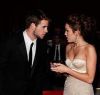 11998399_IJWGIRZCO - x miley oscar 2010