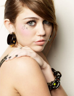 sev-miley-cyrus-outtakes-2-54429890 - Seventeen Photoshoot
