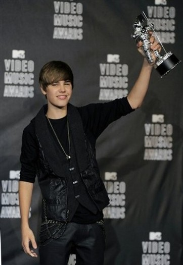 Best new artist.; MTV VMA.;x;x;x
