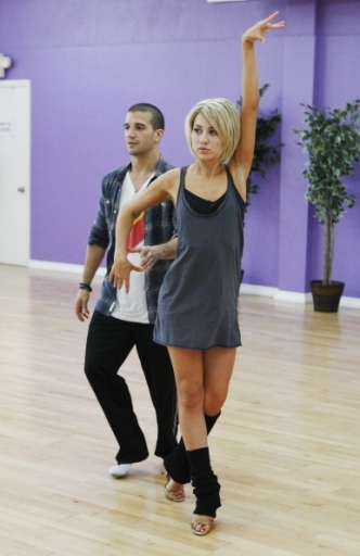 normal_CSTAUBUS004 - 00 DWTS Inside Rehearsals Promotionals