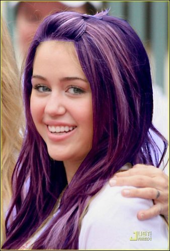 Miley (214)