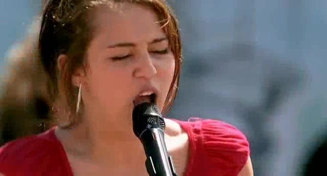 miley ray cyrus (8) - miley cyrus in hannah montana the movie singing the climb