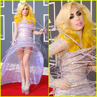 lady-gaga-2010-grammy-awards-red-carpet - Lady Gaga