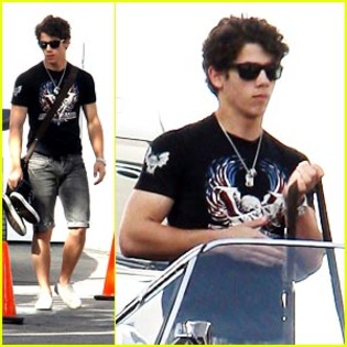 nick-jonas- - Nick-Out at a Studio in Los Angeles