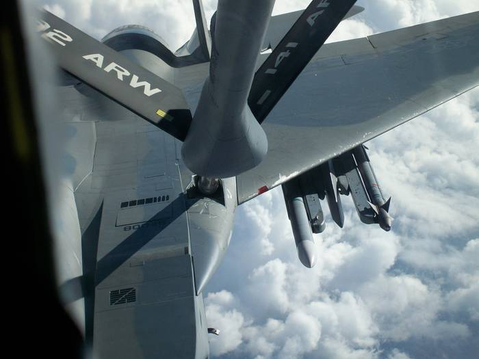 100_1439 - KC-135 Boom Operator