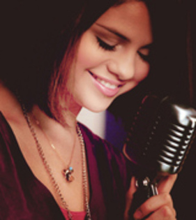 Selly Gomez is my angel (89)