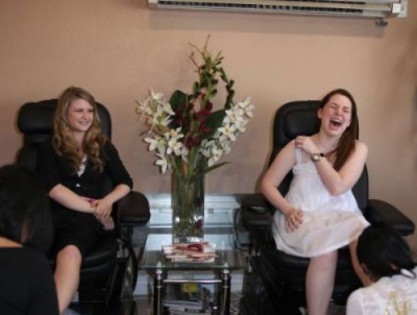 GMA_298 - Getting nails done for Kids Choice Awards - With Jennifer Stone