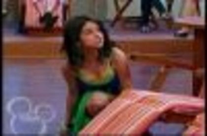 selena gomez in the suite life on deck (12)