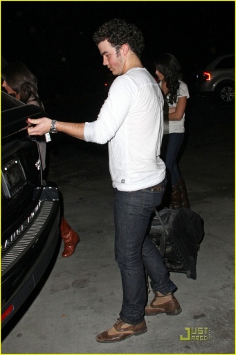 normal_nick-kevin-danielle-jonas-pinz-08 - JB-Out at Pinz Entertainment Center in Studio City