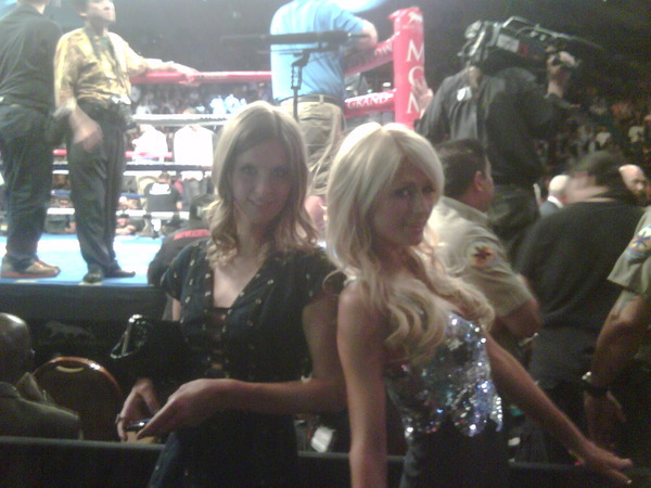 Sitting Front Row at the Mayweather VS Mosley Boxing Match - Loves it!