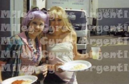 Miley Cyrus - On The Set Of Hannah Montana (26)