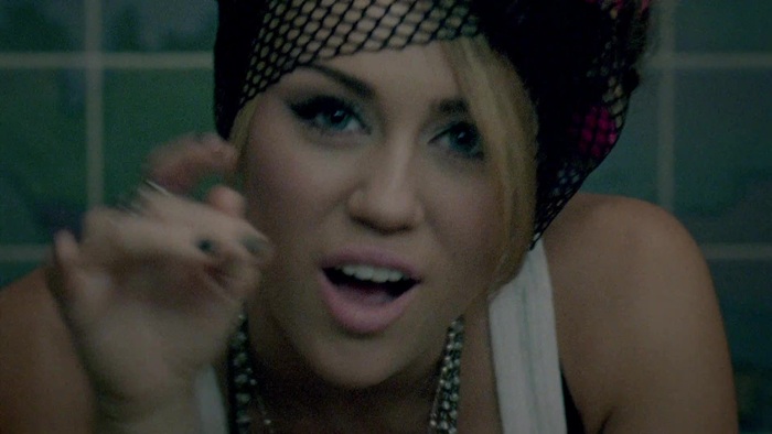 Miley Cyrus - Who Owns My Heart 0381