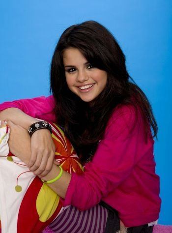 selena_gomez_4.30.08.0.0.0x0.350x474