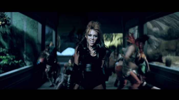 Miley Cyrus - Can\'t Be Tamed 126