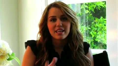 CAUFGTE7 156 - x exclusive Rare Behind the Scenes of Miley and Max Azria clothing line