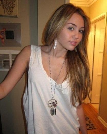  - 3 rare pics with miley cyrus_you CAN copy them