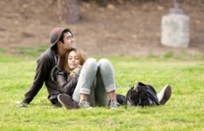 05 02 At Griffith Park in LA with Josh Bowman - Miley Ray Cyrus (17)