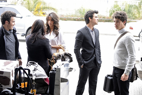 Jonas Brothers at the LAX Airport (8)