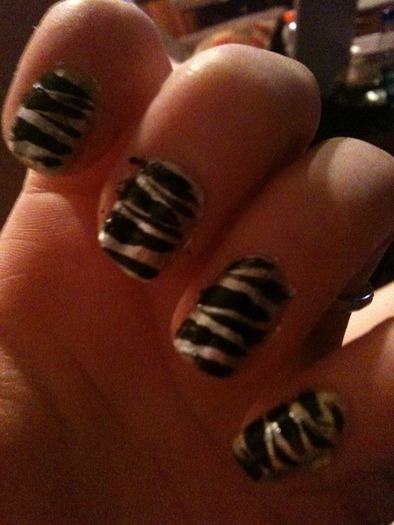 nails[;x]