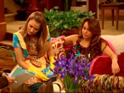 normal_HANNAH_010 - Brandi-Cam on the set of Hannah Montana 3