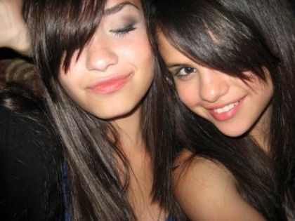 Me and Demi, like two sisters!(: I MISS U DEMI<333