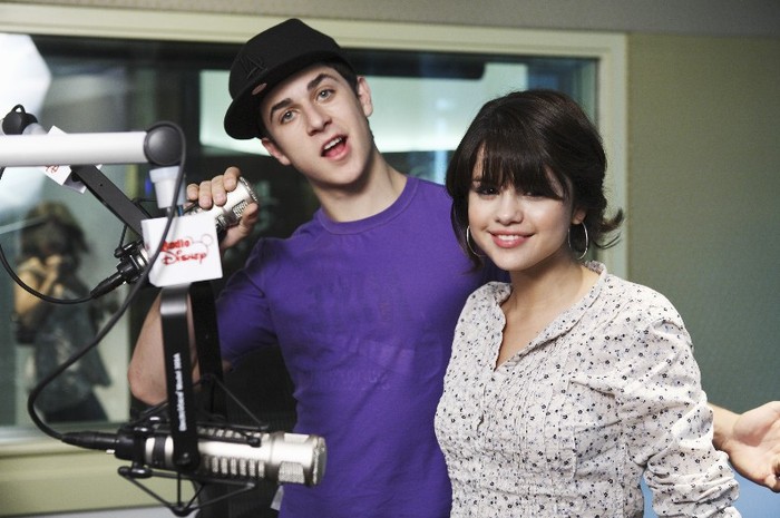 radio disney with selena - Pictures_With Me