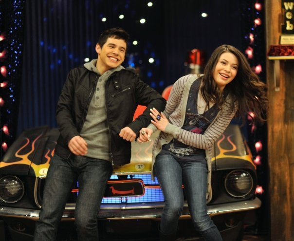 Miranda Cosgrove And David Archuleta (12) - I am back