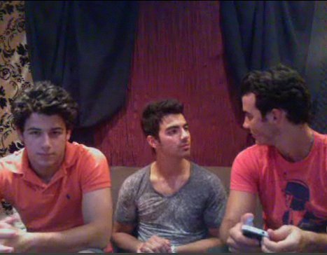 Jonas Brothers Live Chat (8) - Jonas Brothers Live Chat