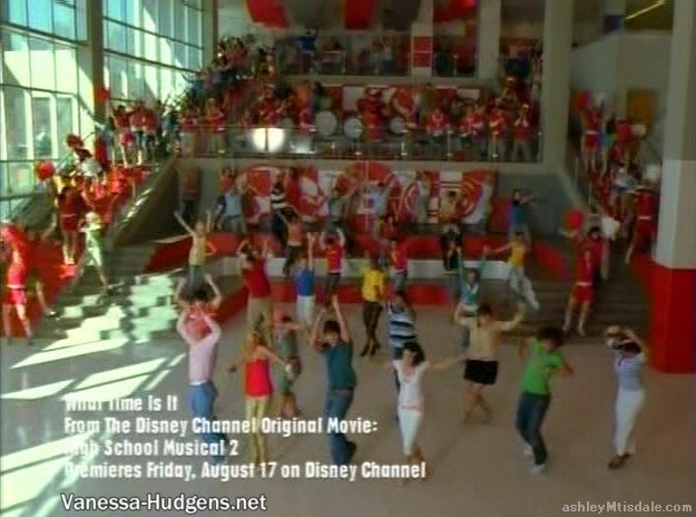 ashleyMtisdale_com-highschoolmusical2-whattimeisit-642