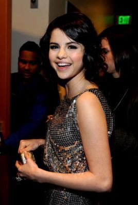 normal_085 - Selena Gomez Award Shows 2OO9 November 22 American Music Awards