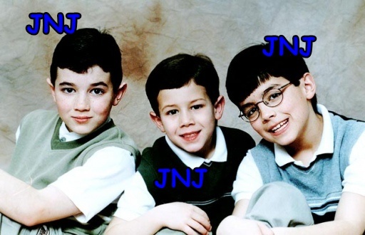 normal_0_joejonasfanatic004[1]