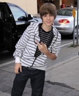 23172033_QMFXOTZHQ - Justin Bieber